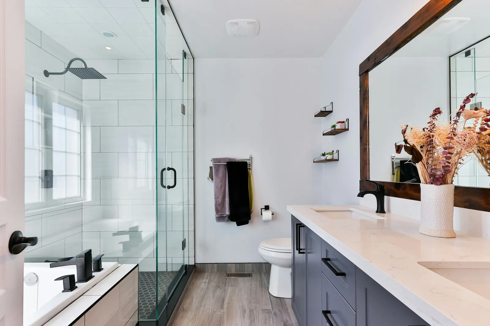 Aydınlık bir banyo. Temsili görsel.